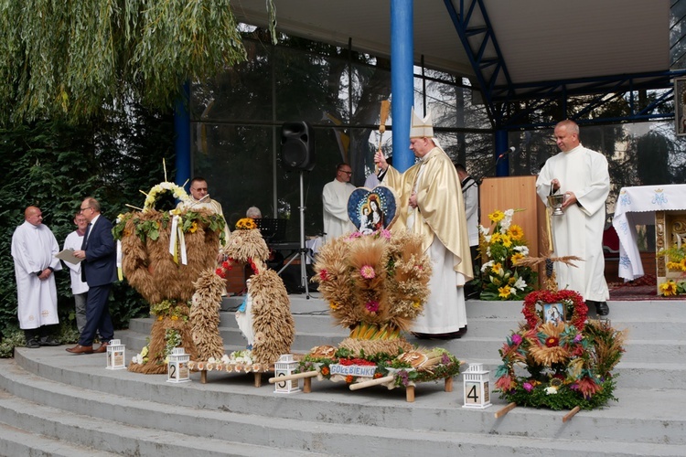 Archidiecezjalno-samorządowe dożynki w Trąbkach Wielkich