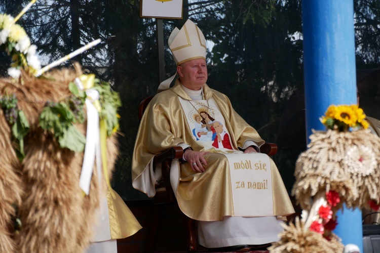 Archidiecezjalno-samorządowe dożynki w Trąbkach Wielkich