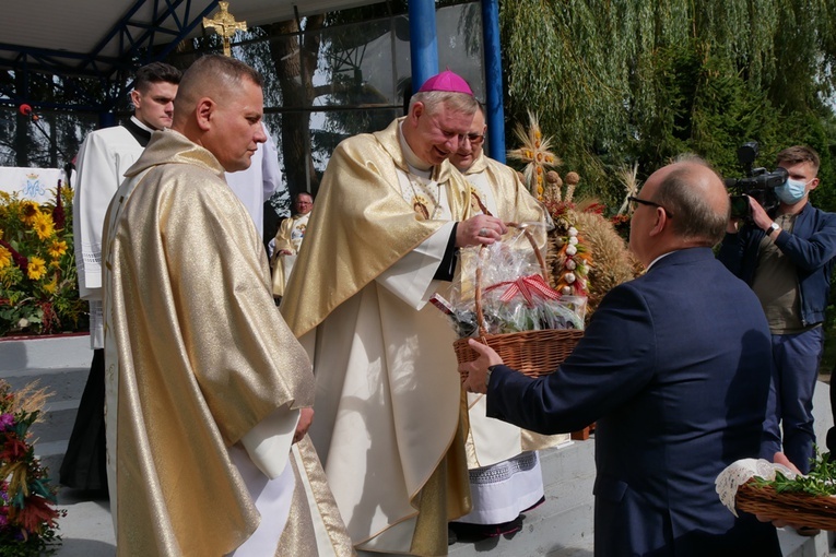 Archidiecezjalno-samorządowe dożynki w Trąbkach Wielkich