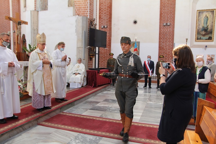 Matka Boża z Mariampola z wotami za zwycięstwa