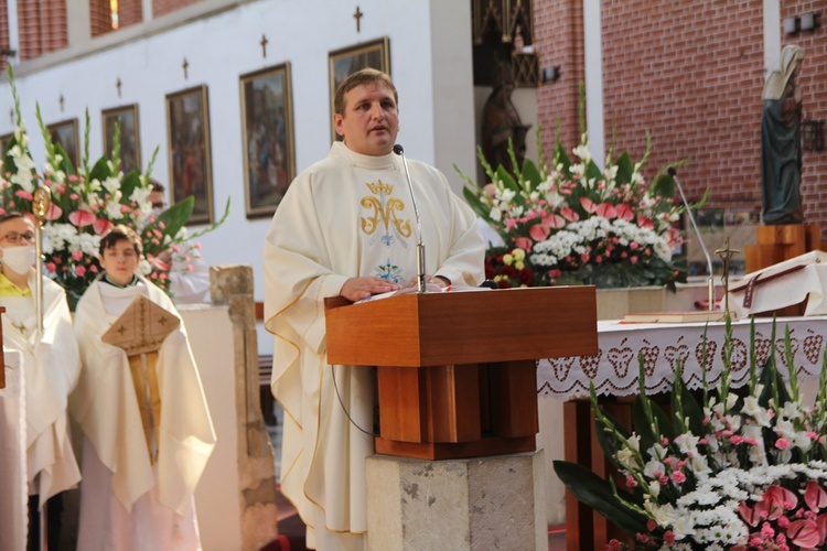 Matka Boża z Mariampola z wotami za zwycięstwa