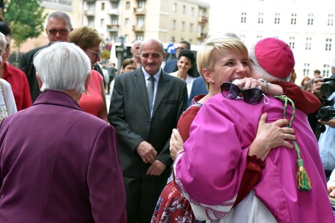 Uroczyste objęcie katedry biskupiej przez bp. Marka Mendyka