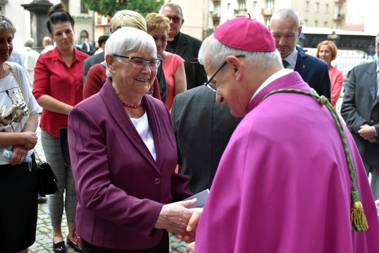 Uroczyste objęcie katedry biskupiej przez bp. Marka Mendyka