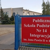 Integracyjna PSP nr 14 od lat organizuje różnego rodzaju akcje upamiętniające patrona. Tutaj także zrodziła się idea „Rodziny Szkół Jana Pawła II”.
