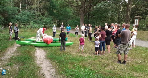 Spływ kajakowy na rozpoczęcie nowego roku formacji ministrantów i lektorów z Żagania