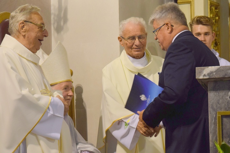 Odpust i odznaczenia w Tymbarku