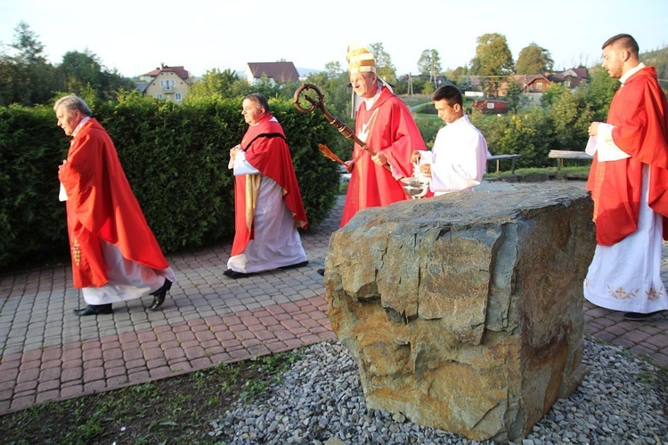 Nowe stacje Drogi Krzyżowej na granicy w Zwardoniu i Skalitem