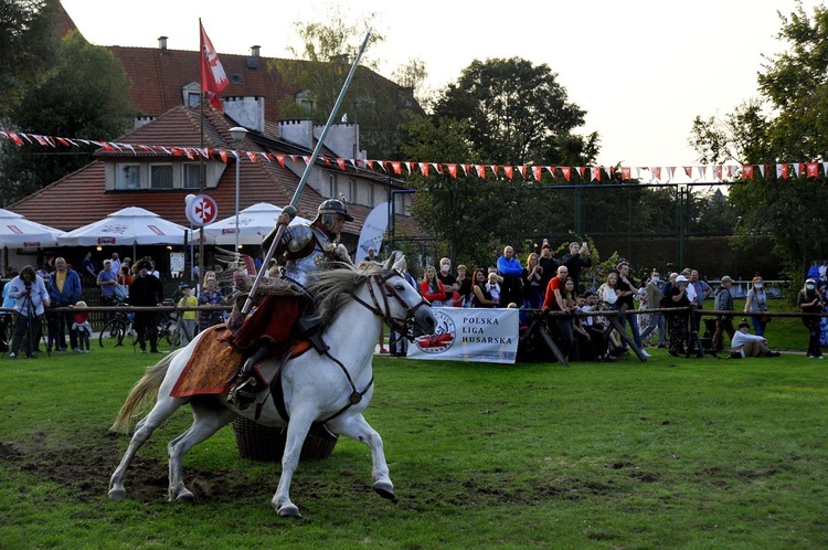 Pułtusk. Piknik z husarią