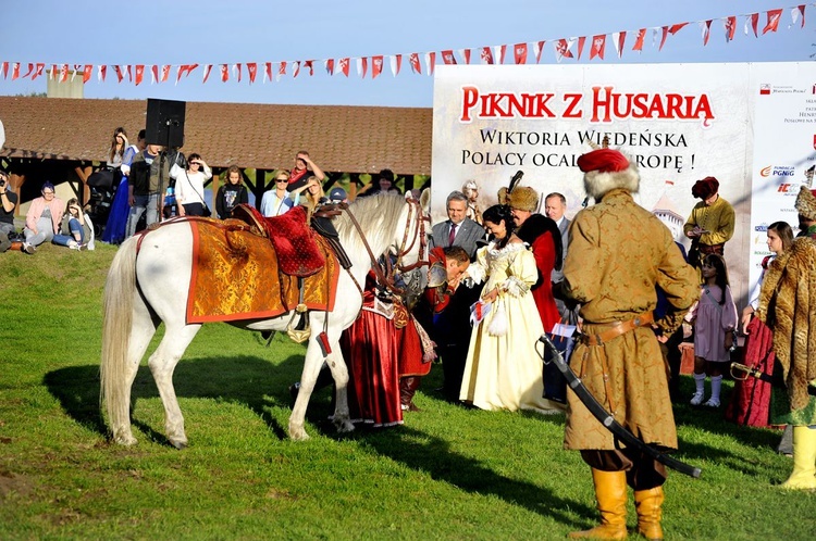 Pułtusk. Piknik z husarią