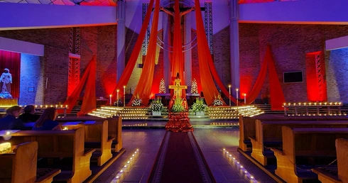 Lubin. Taizé z krzyżem