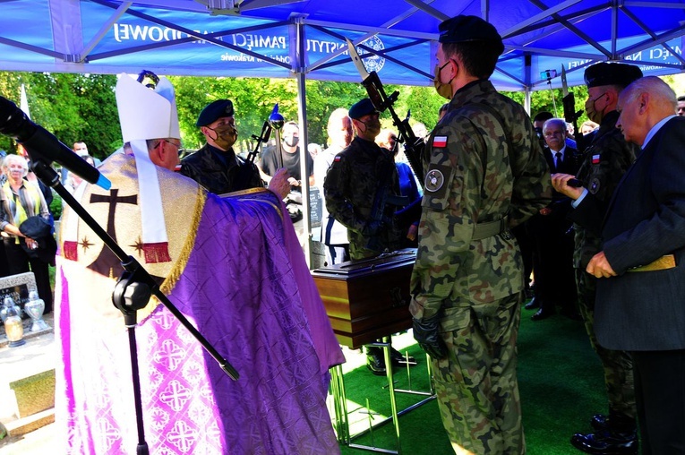 Pogrzeb Stanisława Szajny "Orła" (1924-1949) Cz. 2