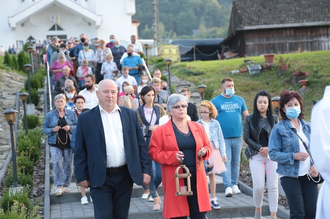 Poświęcenie krzyża epidemicznego