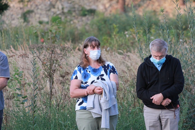 Poświęcenie krzyża epidemicznego