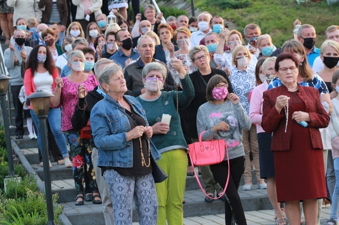 Poświęcenie krzyża epidemicznego