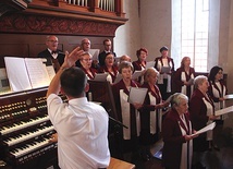 W 2011 roku chór przyjął nazwę Laudate Dominum.
