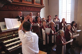 W 2011 roku chór przyjął nazwę Laudate Dominum.