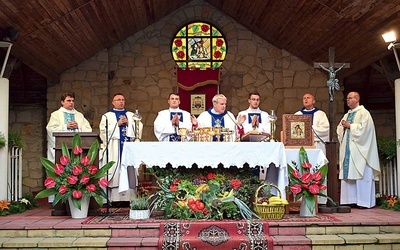 Mszy św. przewodniczył biskup sandomierski.