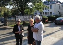 Przy grobie bł. ks. Jerzego Popiełuszki