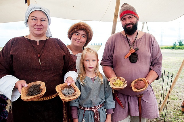 Kołobrzescy warzelnicy podtrzymują wielowiekową tradycję do dziś.