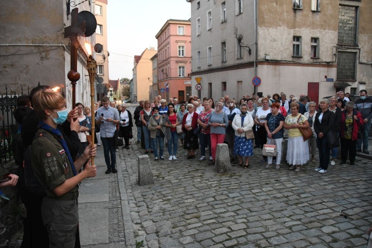 Droga Krzyżowa na górę 