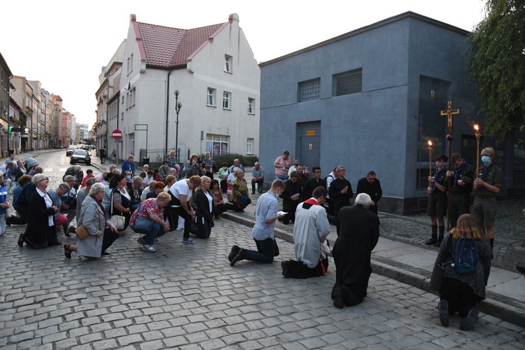 Droga Krzyżowa na górę 