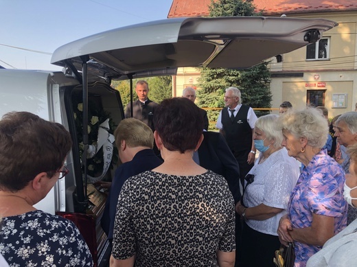 Ostatnie pożegnanie śp. ks. Edwarda Brączka w Bulowicach