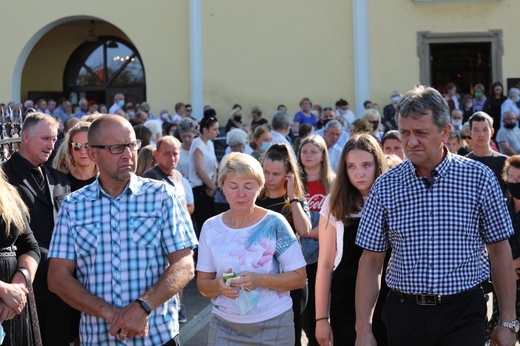 Ostatnie pożegnanie śp. ks. Edwarda Brączka w Bulowicach