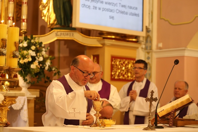 Ostatnie pożegnanie śp. ks. Edwarda Brączka w Bulowicach