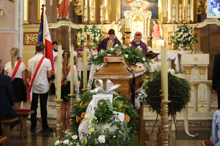 Ostatnie pożegnanie śp. ks. Edwarda Brączka w Bulowicach