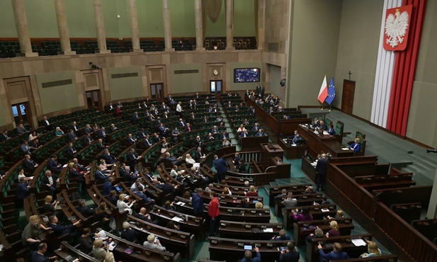 Opozycja: Projekt PiS wprowadzi bezkarność władzy