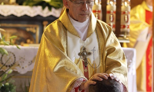 Ojcec Paweł święcenia kapłańskie przyjął z rąk abpa Wiktora Skworca