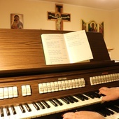 Zajęcia są obowiązkowe. Nauka w studium trwa 5 lat.