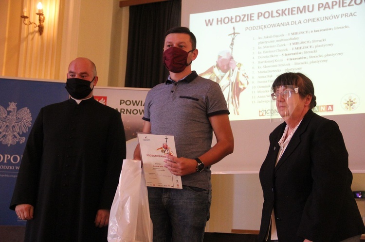 Tarnów. W Hołdzie Polskiemu Papieżowi