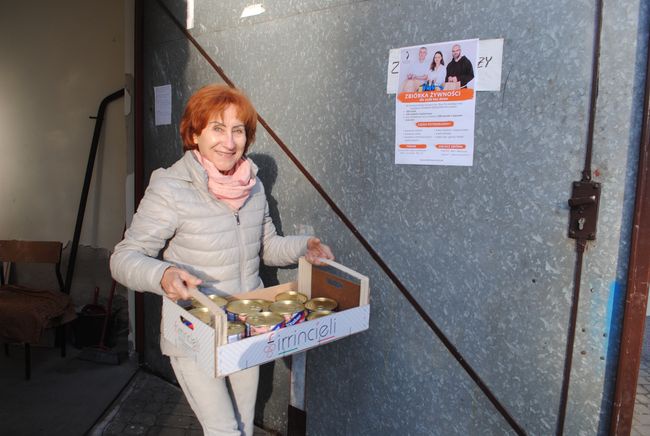 Stalowa Wola. Klasztor. Zbiórka żywności.