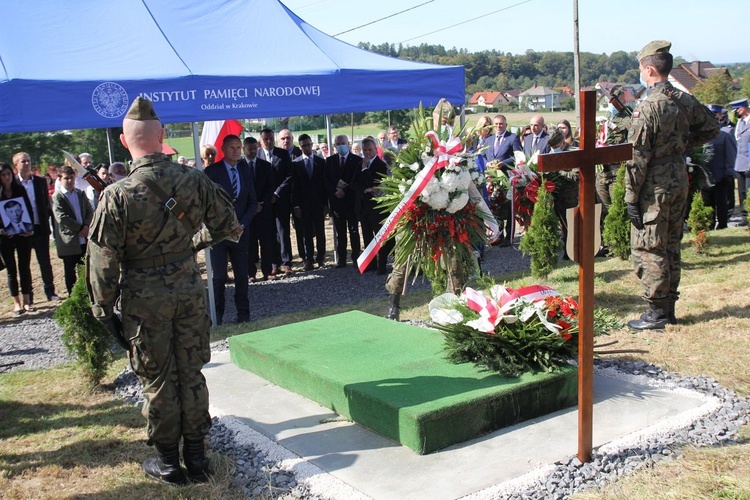 Pogrzeb ppor. Mieczysława Kozłowskiego - Żołnierza Niezłomnego - w Rzykach