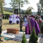 Pogrzeb ppor. Mieczysława Kozłowskiego - Żołnierza Niezłomnego - w Rzykach