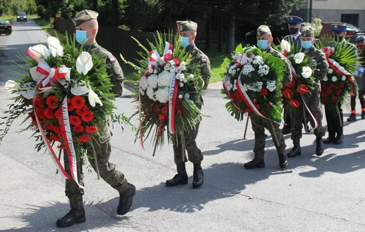 Pogrzeb ppor. Mieczysława Kozłowskiego - Żołnierza Niezłomnego - w Rzykach