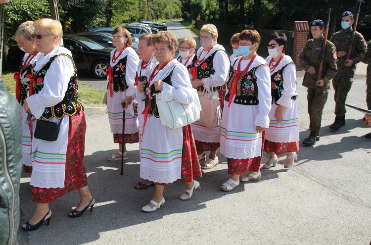 Pogrzeb ppor. Mieczysława Kozłowskiego - Żołnierza Niezłomnego - w Rzykach