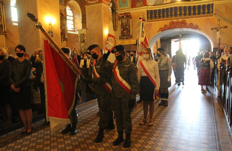 Pogrzeb ppor. Mieczysława Kozłowskiego - Żołnierza Niezłomnego - w Rzykach