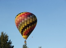 Nad miastem mozna było obserwować kolorowe latajace balony.