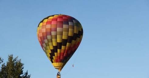 Nad miastem mozna było obserwować kolorowe latajace balony.