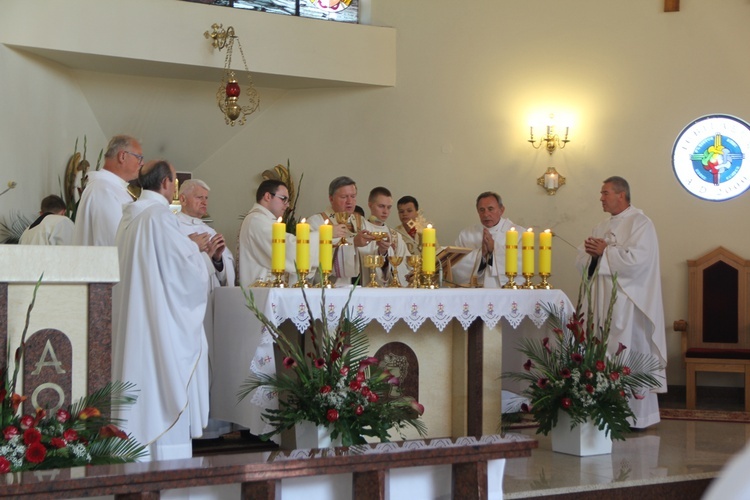 Poświęcenie kościoła w Skarbimierzu-Osiedlu