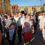 Procesja z relikwiami świętych ulicami Wrocławia