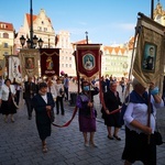 Procesja z relikwiami świętych ulicami Wrocławia