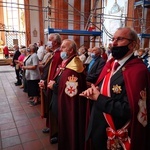 Procesja z relikwiami świętych ulicami Wrocławia