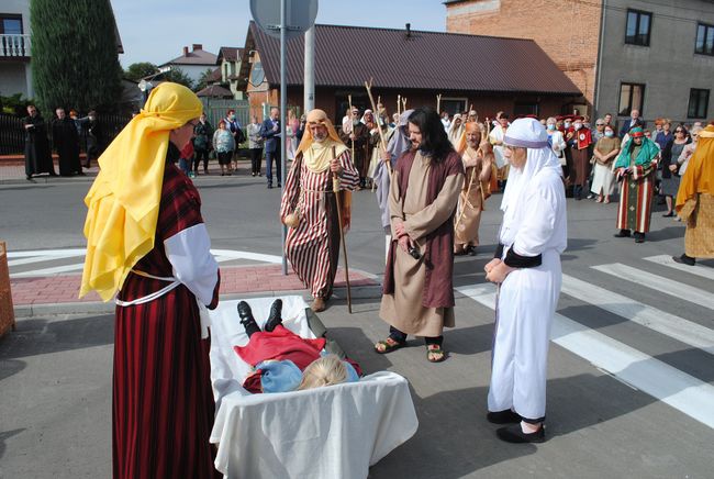 Rudnik nad Sanem. Religijna inscenizacja