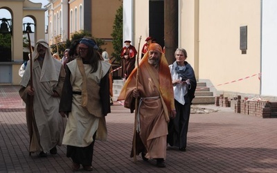 Rudnik nad Sanem. Religijna inscenizacja
