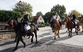 Konna procesja z kościoła w Ostropie