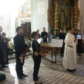 Koncert w klasztorze ojców dominikanów.
