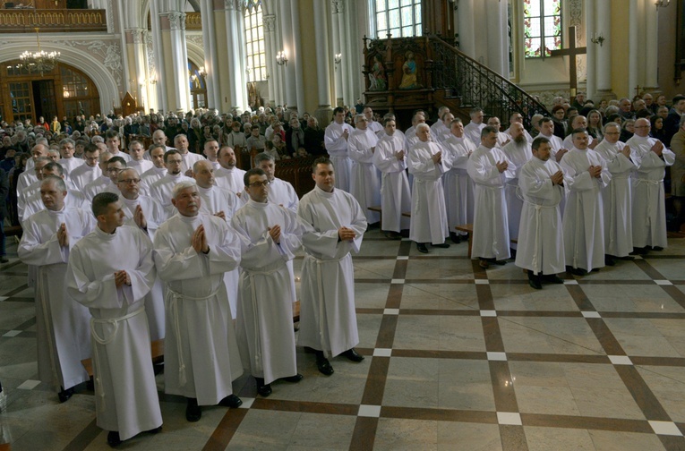 Kursy dla nadzwyczajnych szafarzy Komunii św. w diecezji radomskiej organizowane są co dwa lata. Ostatnia promocja odbyła się w katedrze 31 marca 2019 roku.